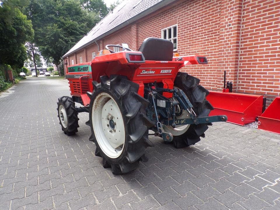 Kleintraktor Kubota ZL1-185 - جرار صغير: صور 4 Kleintraktor Kubota ZL1-185 - جرار صغير: صور 4