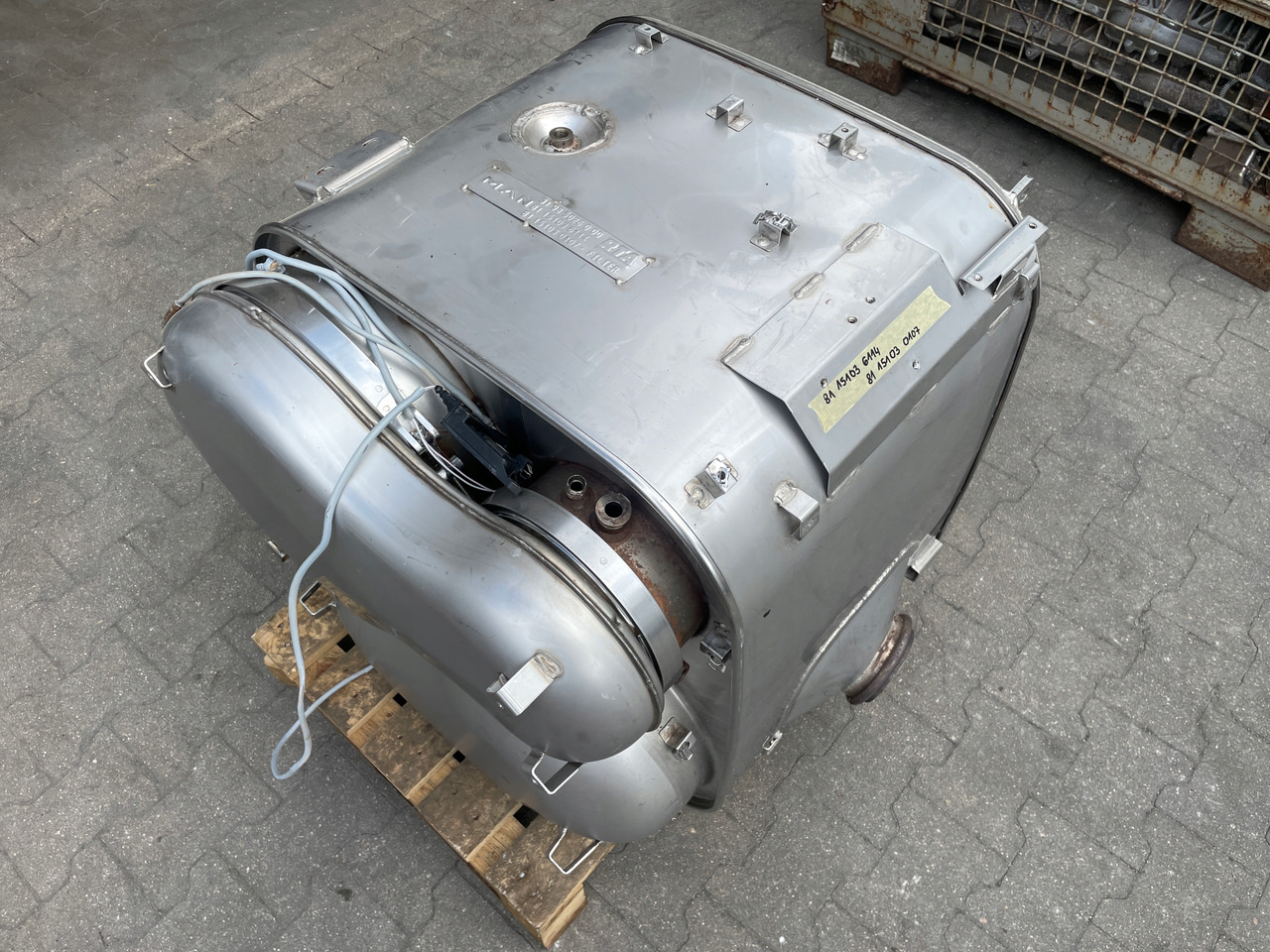 KATALIZATOR MAN TGX TGS EURO 6 DPF TŁUMIK WYDECH 81151036114 - ماسورة العادم - شاحنة: صور 1 KATALIZATOR MAN TGX TGS EURO 6 DPF TŁUMIK WYDECH 81151036114 - ماسورة العادم - شاحنة: صور 1