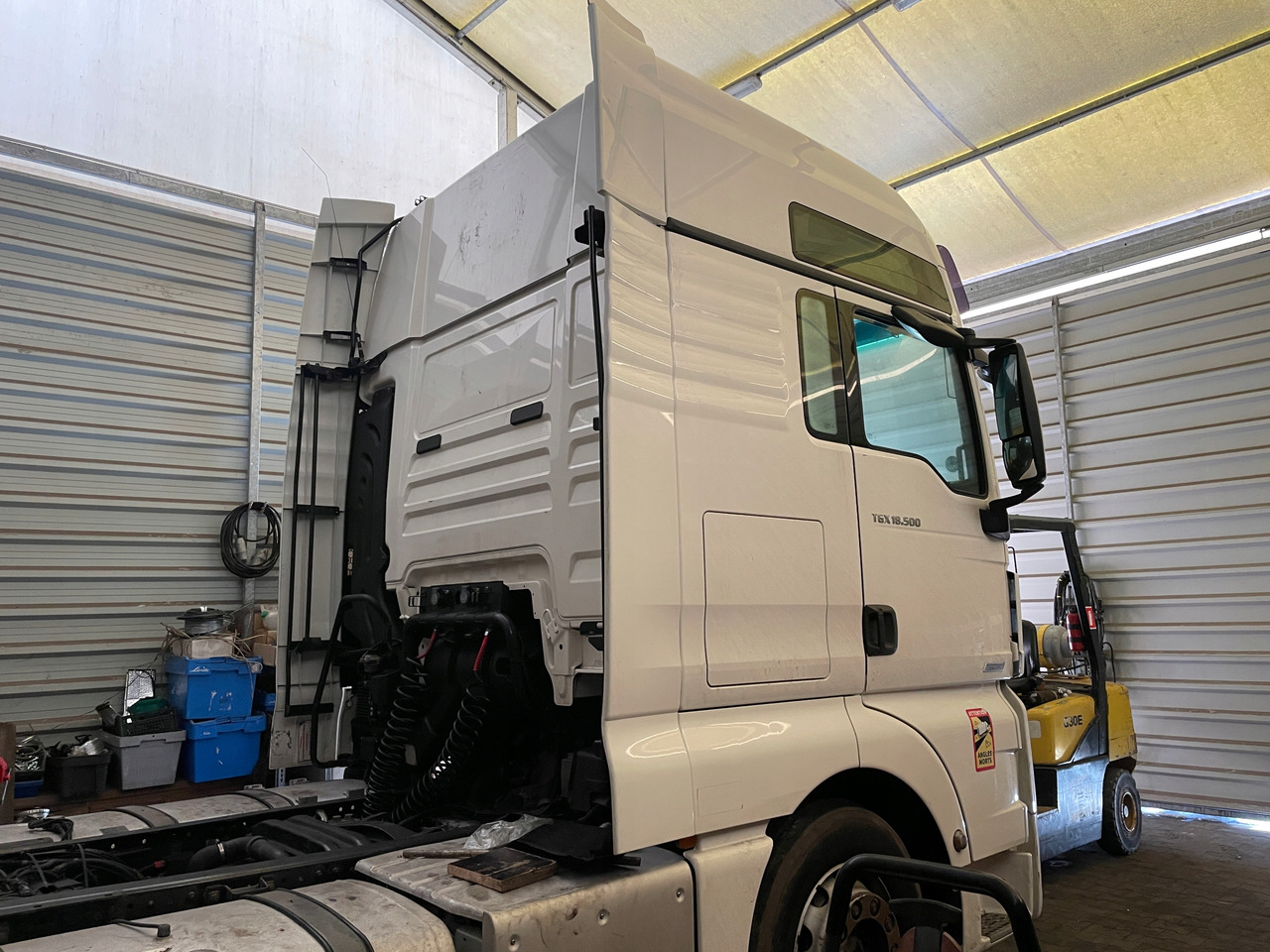 KOMPLETNA KABINA MAN TGX XXL EURO 6 LIFT - الكبائن - شاحنة: صور 4 KOMPLETNA KABINA MAN TGX XXL EURO 6 LIFT - الكبائن - شاحنة: صور 4