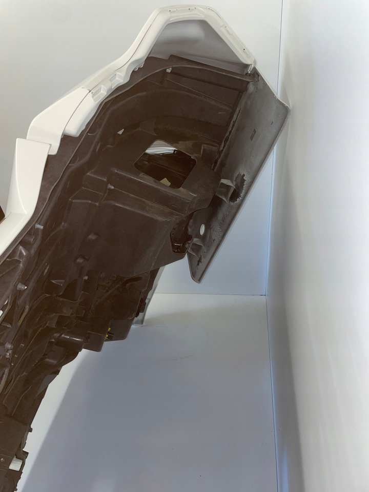 KOMPLETNY ZDERZAK MAN TG3 TGX3 TGX 3 ORYGINALNY KOLOR RAL 9010 - كأس مترعة - شاحنة: صور 4 KOMPLETNY ZDERZAK MAN TG3 TGX3 TGX 3 ORYGINALNY KOLOR RAL 9010 - كأس مترعة - شاحنة: صور 4