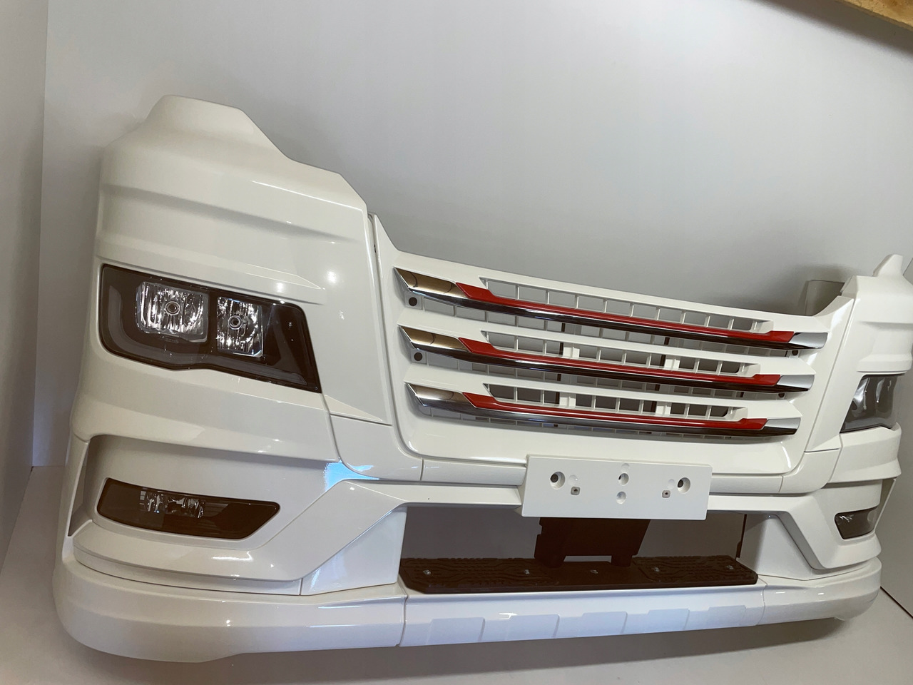 KOMPLETNY ZDERZAK MAN TG3 TGX3 TGX 3 ORYGINALNY KOLOR RAL 9010 - كأس مترعة - شاحنة: صور 2 KOMPLETNY ZDERZAK MAN TG3 TGX3 TGX 3 ORYGINALNY KOLOR RAL 9010 - كأس مترعة - شاحنة: صور 2