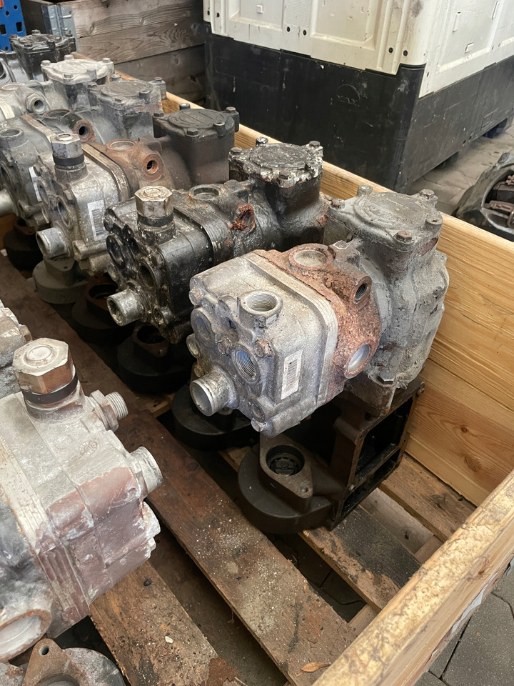 KOMPRESOR SPRĘŻARKA POWIETRZA MAN TGX TGS EURO 6 51540007146 - ضاغط - شاحنة: صور 2 KOMPRESOR SPRĘŻARKA POWIETRZA MAN TGX TGS EURO 6 51540007146 - ضاغط - شاحنة: صور 2