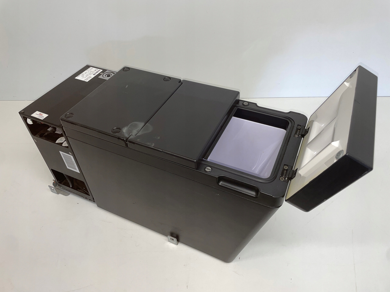 LODÓWKA CHŁODZIARKA IVECO STRALIS INTEL B 504195453 - الكابينة والداخلية - شاحنة: صور 3 LODÓWKA CHŁODZIARKA IVECO STRALIS INTEL B 504195453 - الكابينة والداخلية - شاحنة: صور 3