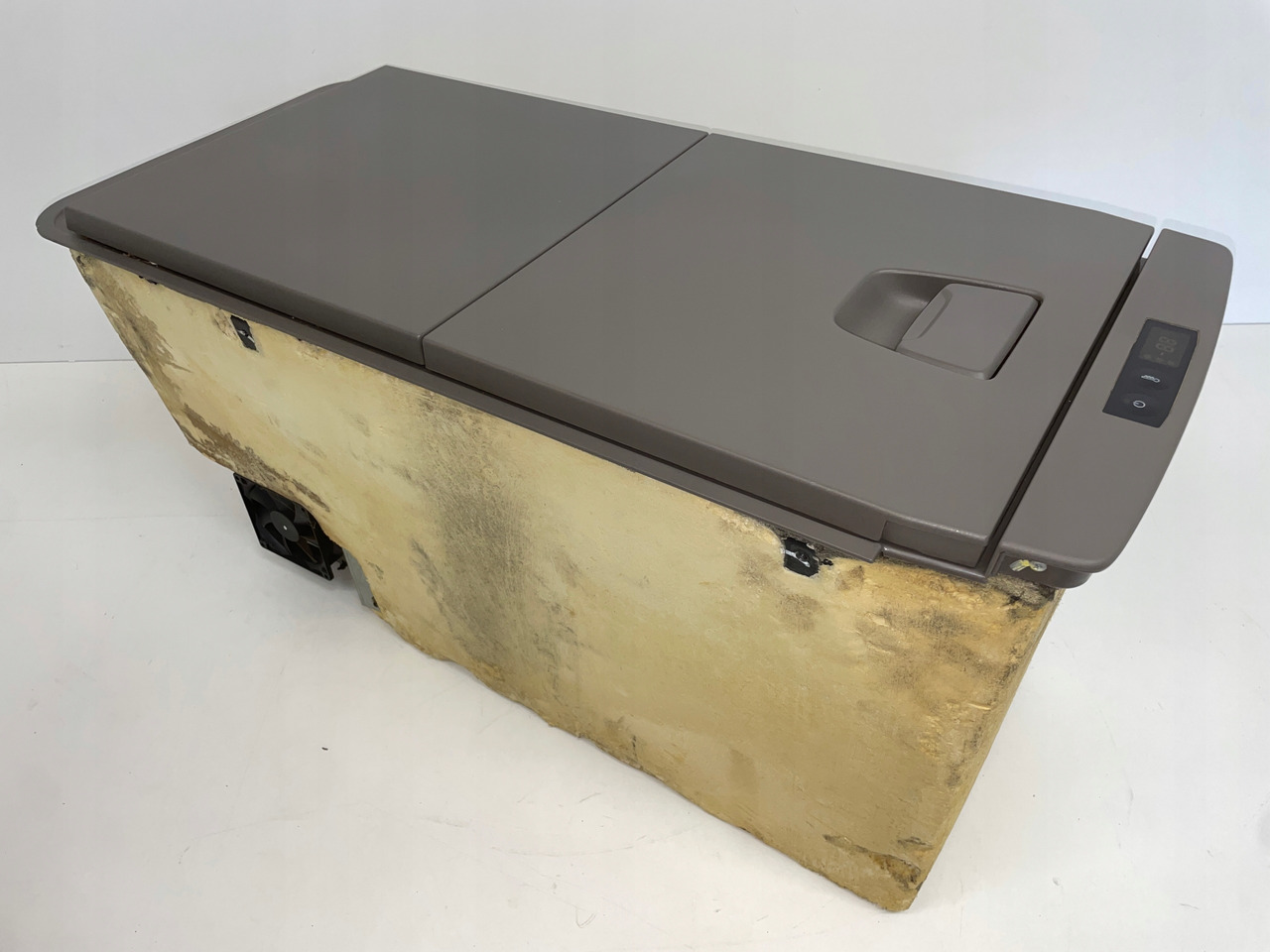 LODÓWKA CHŁODZIARKA SCANIA S 2706575 40 LITRÓW - الكابينة والداخلية - شاحنة: صور 2 LODÓWKA CHŁODZIARKA SCANIA S 2706575 40 LITRÓW - الكابينة والداخلية - شاحنة: صور 2