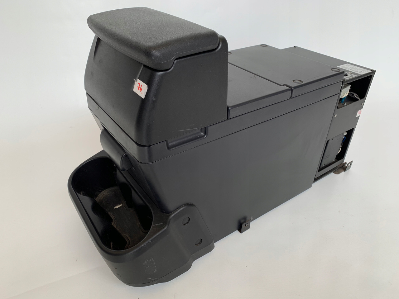 LODÓWKA IVECO STRALIS HI-WAY HIWAY NR 74 - لوحة القيادة - شاحنة: صور 1 LODÓWKA IVECO STRALIS HI-WAY HIWAY NR 74 - لوحة القيادة - شاحنة: صور 1