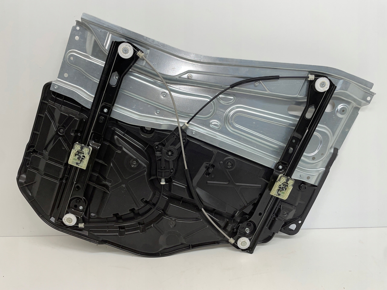 MECHANIZM PODNOSZENIA SZYB MAN TGS TGX TGL 3 TG3 81626456065 - باب و قطع الغيار - شاحنة: صور 1 MECHANIZM PODNOSZENIA SZYB MAN TGS TGX TGL 3 TG3 81626456065 - باب و قطع الغيار - شاحنة: صور 1