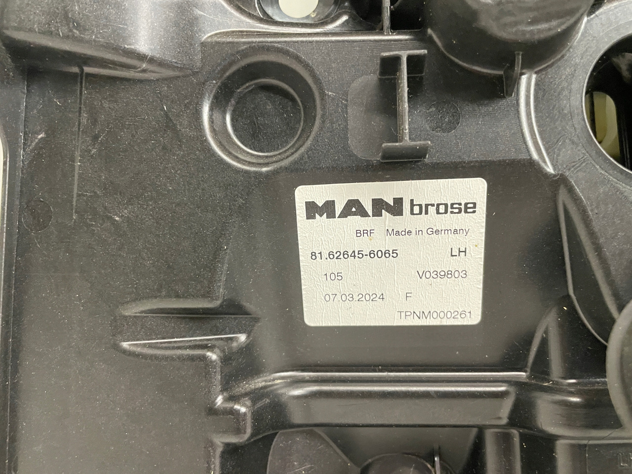 MECHANIZM PODNOSZENIA SZYB MAN TGS TGX TGL 3 TG3 81626456065 - باب و قطع الغيار - شاحنة: صور 3 MECHANIZM PODNOSZENIA SZYB MAN TGS TGX TGL 3 TG3 81626456065 - باب و قطع الغيار - شاحنة: صور 3