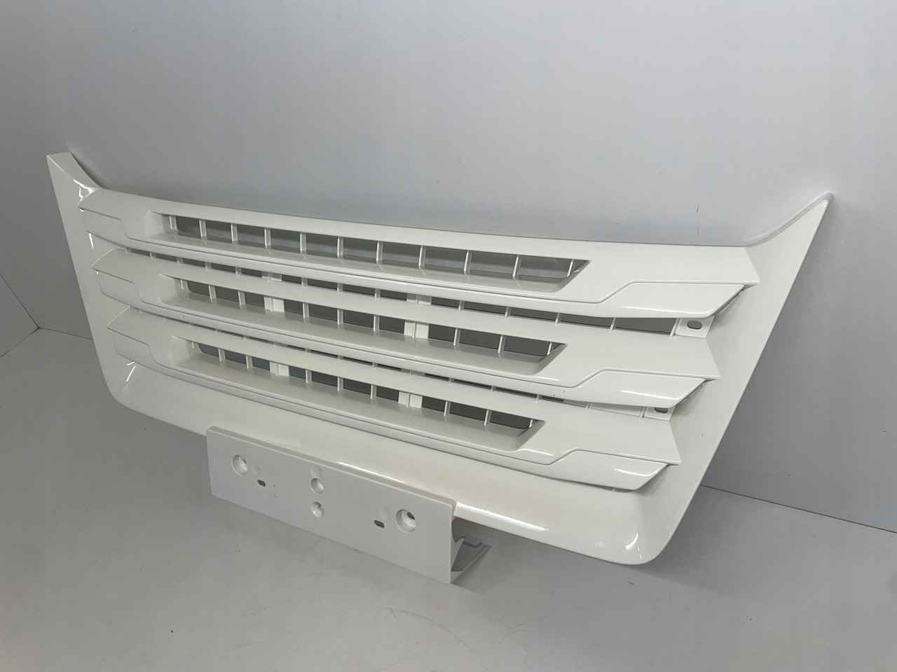 ŚRODKOWY GRILL ZDERZAKA MAN TGX TG3 TGX 3 ATRAPA 81416146085 - جلوپنجره - شاحنة: صور 3 ŚRODKOWY GRILL ZDERZAKA MAN TGX TG3 TGX 3 ATRAPA 81416146085 - جلوپنجره - شاحنة: صور 3