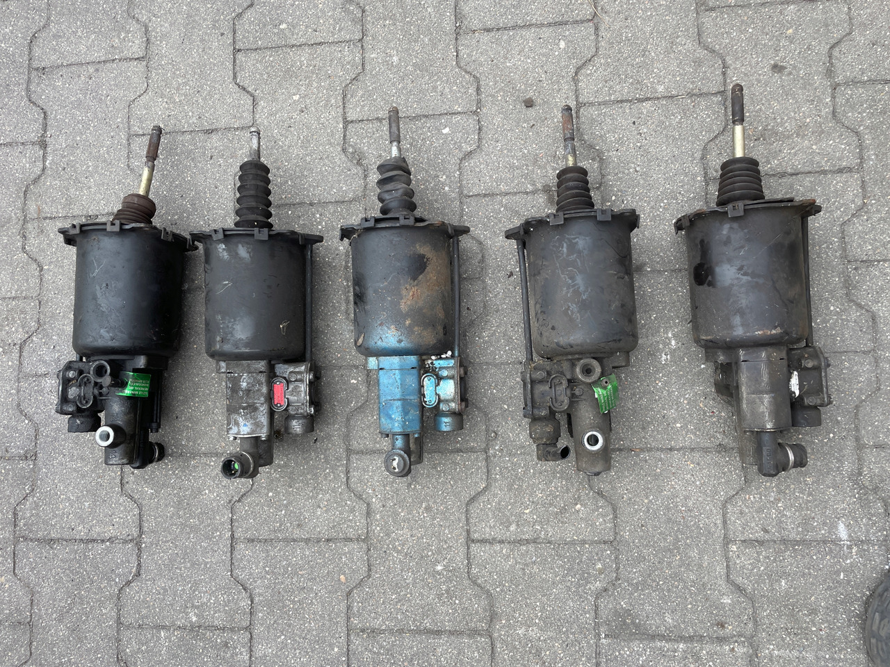 WYBIERAK SKRZYNI BIEGÓW WYSPRZĘGLIK ZAWÓR MAN TGA TGS TGX 9700514127 - اسطوانه القابض - شاحنة: صور 2 WYBIERAK SKRZYNI BIEGÓW WYSPRZĘGLIK ZAWÓR MAN TGA TGS TGX 9700514127 - اسطوانه القابض - شاحنة: صور 2