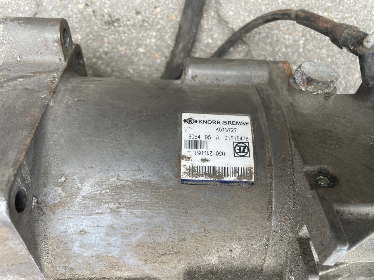 WYSPRZĘGLIK SKRZYNI MAN TGX TGS TGA AUTOMAT K013727 - اسطوانه القابض - شاحنة: صور 4 WYSPRZĘGLIK SKRZYNI MAN TGX TGS TGA AUTOMAT K013727 - اسطوانه القابض - شاحنة: صور 4