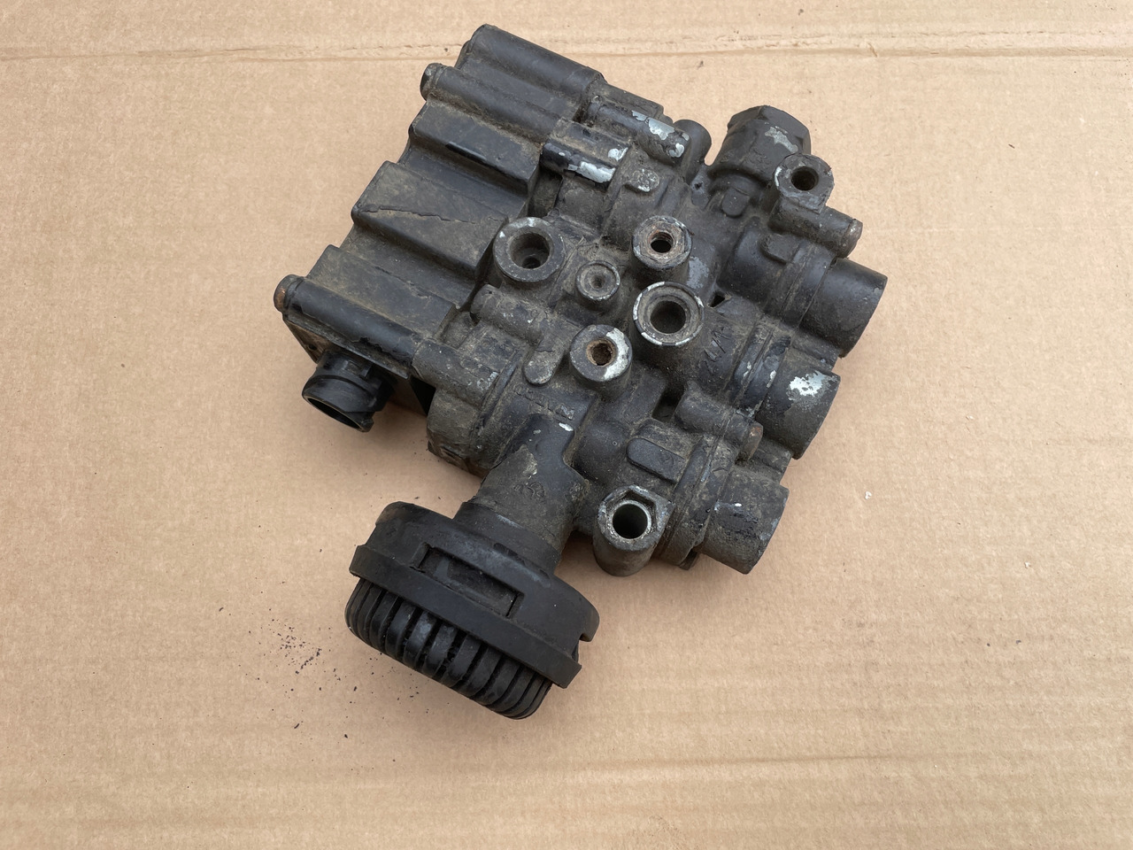 ZAWÓR PODUSZEK ECAS MAN TGA TGX TGS 4729000550 - تعليق هوائي - شاحنة: صور 1 ZAWÓR PODUSZEK ECAS MAN TGA TGX TGS 4729000550 - تعليق هوائي - شاحنة: صور 1