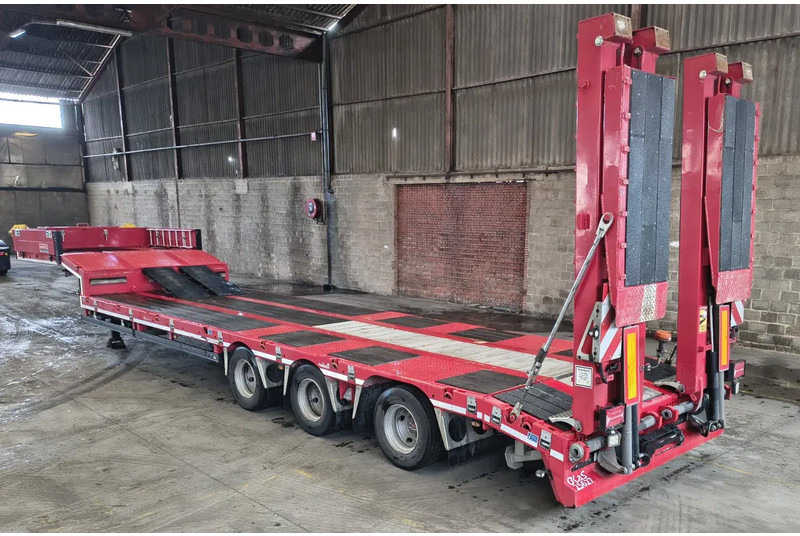 Langendorf Satu-30 - Dieplader oplegger antislip oprijplaten - عربة مسطحة منخفضة نصف مقطورة: صور 1 Langendorf Satu-30 - Dieplader oplegger antislip oprijplaten - عربة مسطحة منخفضة نصف مقطورة: صور 1