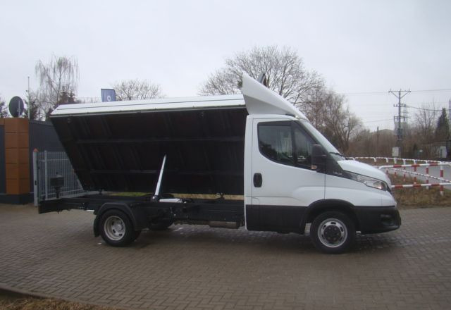 Iveco DAILY 35 C 15 3.5T 4.60M 3.5T NA HAKU CLIMATRONIC - قلاب صغير: صور 4 Iveco DAILY 35 C 15 3.5T 4.60M 3.5T NA HAKU CLIMATRONIC - قلاب صغير: صور 4