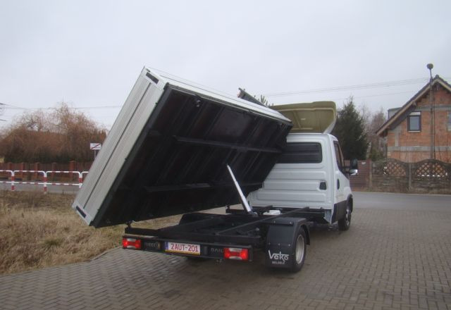 Iveco DAILY 35 C 15 3.5T 4.60M 3.5T NA HAKU CLIMATRONIC - قلاب صغير: صور 5 Iveco DAILY 35 C 15 3.5T 4.60M 3.5T NA HAKU CLIMATRONIC - قلاب صغير: صور 5