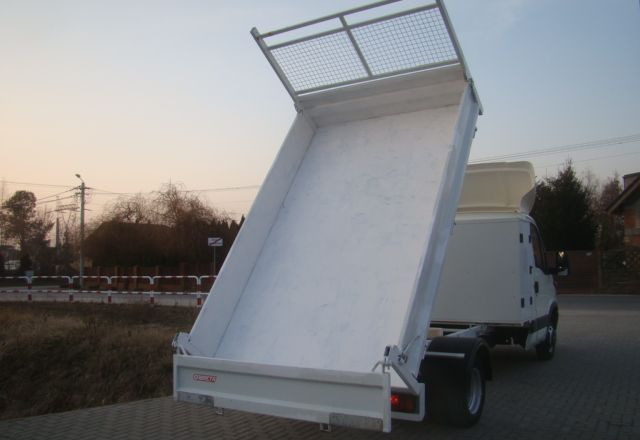 Iveco DAILY 40 C 12 - قلاب صغير: صور 5 Iveco DAILY 40 C 12 - قلاب صغير: صور 5