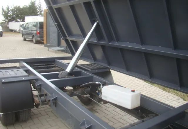 Iveco DAILY 50 C 17 3.0TDI 3-STONNA WYWROYKA - قلاب صغير: صور 4 Iveco DAILY 50 C 17 3.0TDI 3-STONNA WYWROYKA - قلاب صغير: صور 4