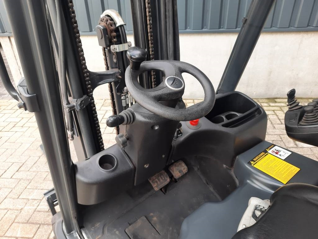 Linde E20L-02 - رافعة شوكية كهربائية: صور 5 Linde E20L-02 - رافعة شوكية كهربائية: صور 5