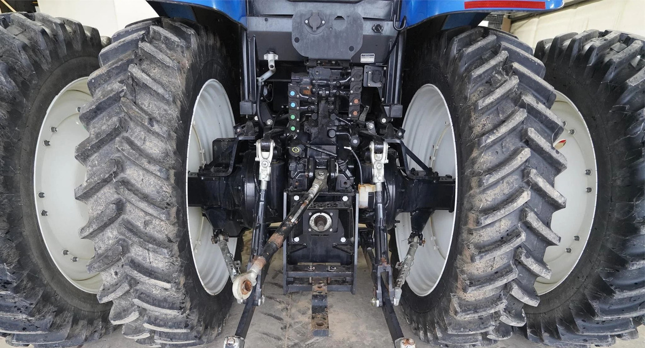NEW HOLLAND T7.210 - جرار: صور 5 NEW HOLLAND T7.210 - جرار: صور 5