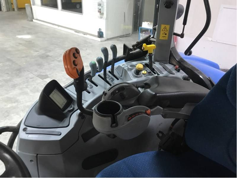 New Holland T7.250 - جرار: صور 5 New Holland T7.250 - جرار: صور 5