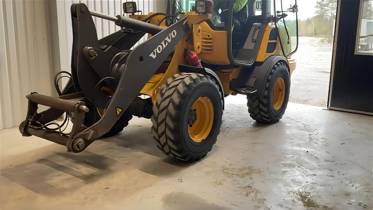 Volvo L 25 - اللودر بعجل: صور 4 Volvo L 25 - اللودر بعجل: صور 4