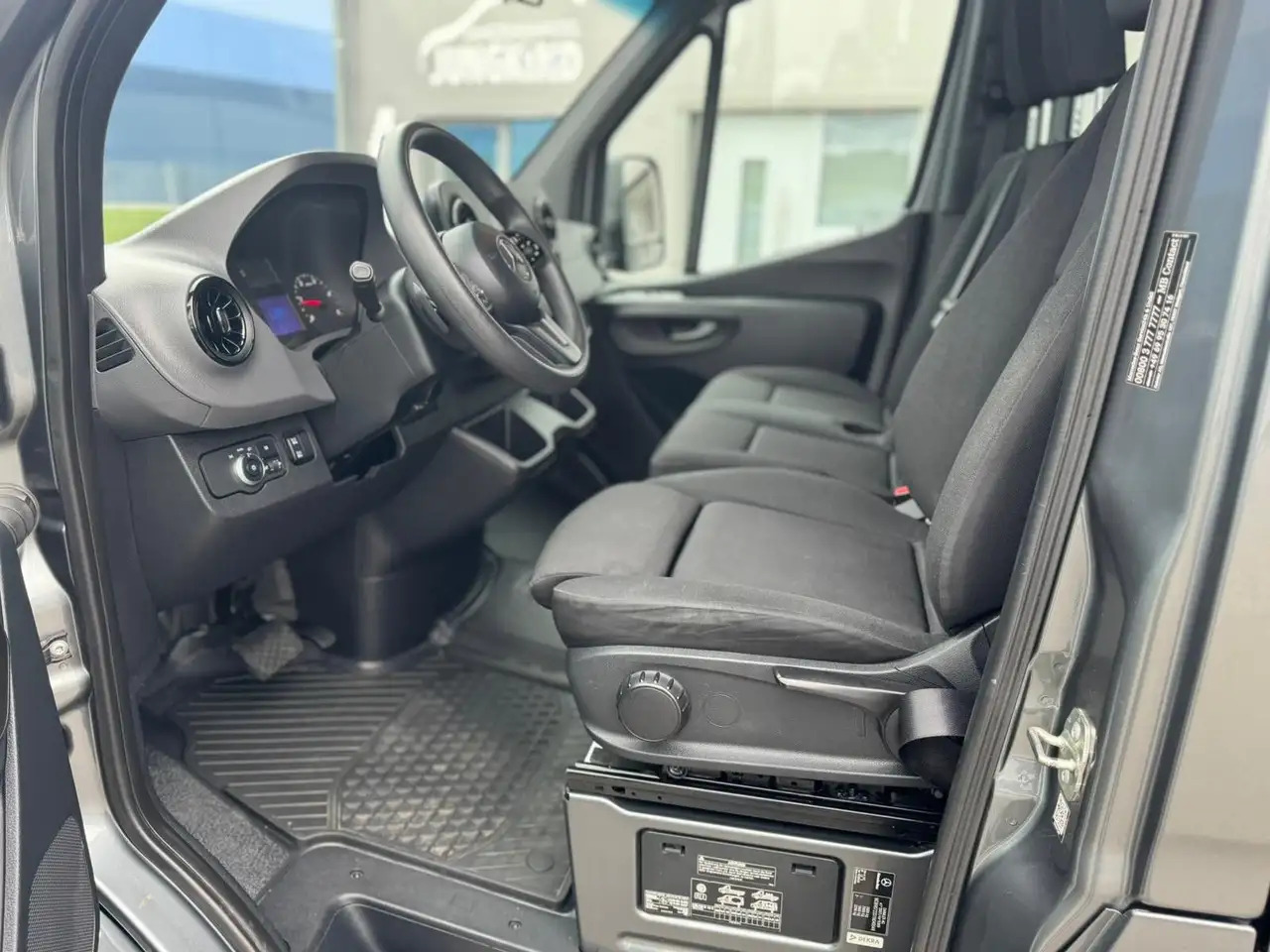 Mercedes-Benz Sprinter 316 CDI DoKa Kipper Lang Dreiseitenkipp - قلاب صغير, الشاحنات الصغيرة كابينة مزدوجة: صور 5 Mercedes-Benz Sprinter 316 CDI DoKa Kipper Lang Dreiseitenkipp - قلاب صغير, الشاحنات الصغيرة كابينة مزدوجة: صور 5