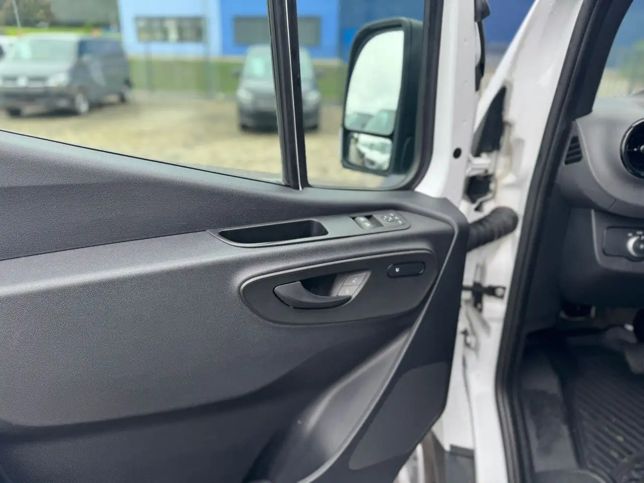 Mercedes-Benz Sprinter 317 CDI Lang Hoch Klima MBUX AHK 2,8t - فان: صور 5 Mercedes-Benz Sprinter 317 CDI Lang Hoch Klima MBUX AHK 2,8t - فان: صور 5