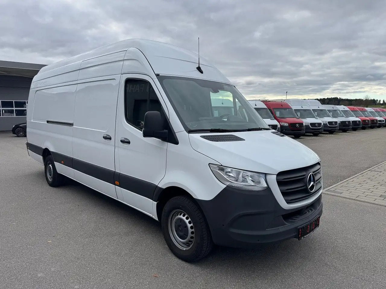 Mercedes-Benz Sprinter 317 CDI Maxi Lang Extralang XXL MBUX - فان: صور 2 Mercedes-Benz Sprinter 317 CDI Maxi Lang Extralang XXL MBUX - فان: صور 2