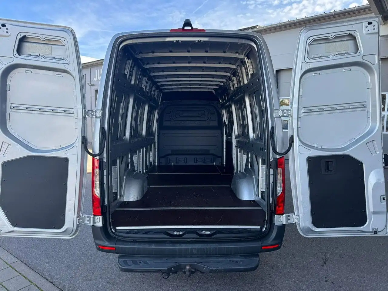 فان Mercedes-Benz Sprinter 317 CDI Maxi Lang Silber Klima MBUX AHK: صور 13