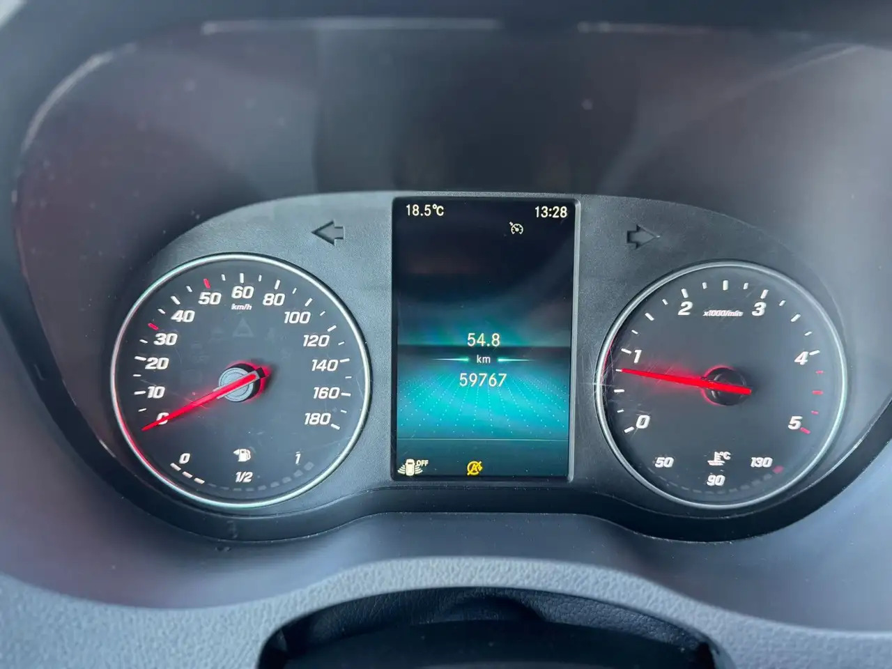 Mercedes-Benz Sprinter 317 CDI Maxi Lang Silber Klima MBUX AHK - فان: صور 5 Mercedes-Benz Sprinter 317 CDI Maxi Lang Silber Klima MBUX AHK - فان: صور 5