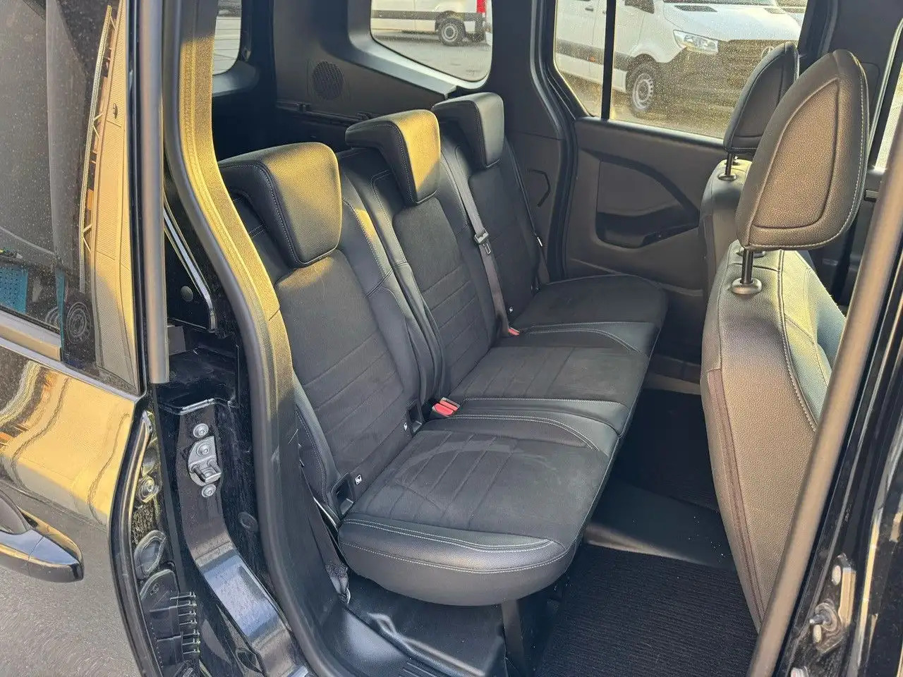 سيارة Mercedes-Benz T-Class T -Klasse 160 d standard: صور 10 سيارة Mercedes-Benz T-Class T -Klasse 160 d standard: صور 10