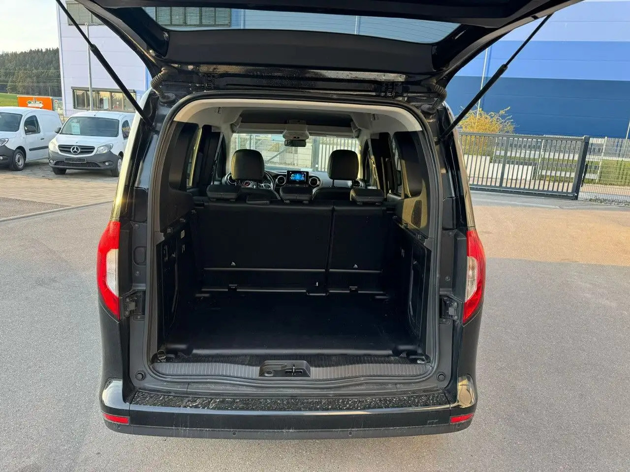 سيارة Mercedes-Benz T-Class T -Klasse 160 d standard: صور 12 سيارة Mercedes-Benz T-Class T -Klasse 160 d standard: صور 12