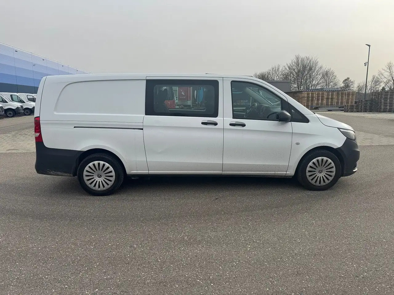Mercedes-Benz Vito 116 CDI Lang Extralang Mixto Klima - فان: صور 4 Mercedes-Benz Vito 116 CDI Lang Extralang Mixto Klima - فان: صور 4