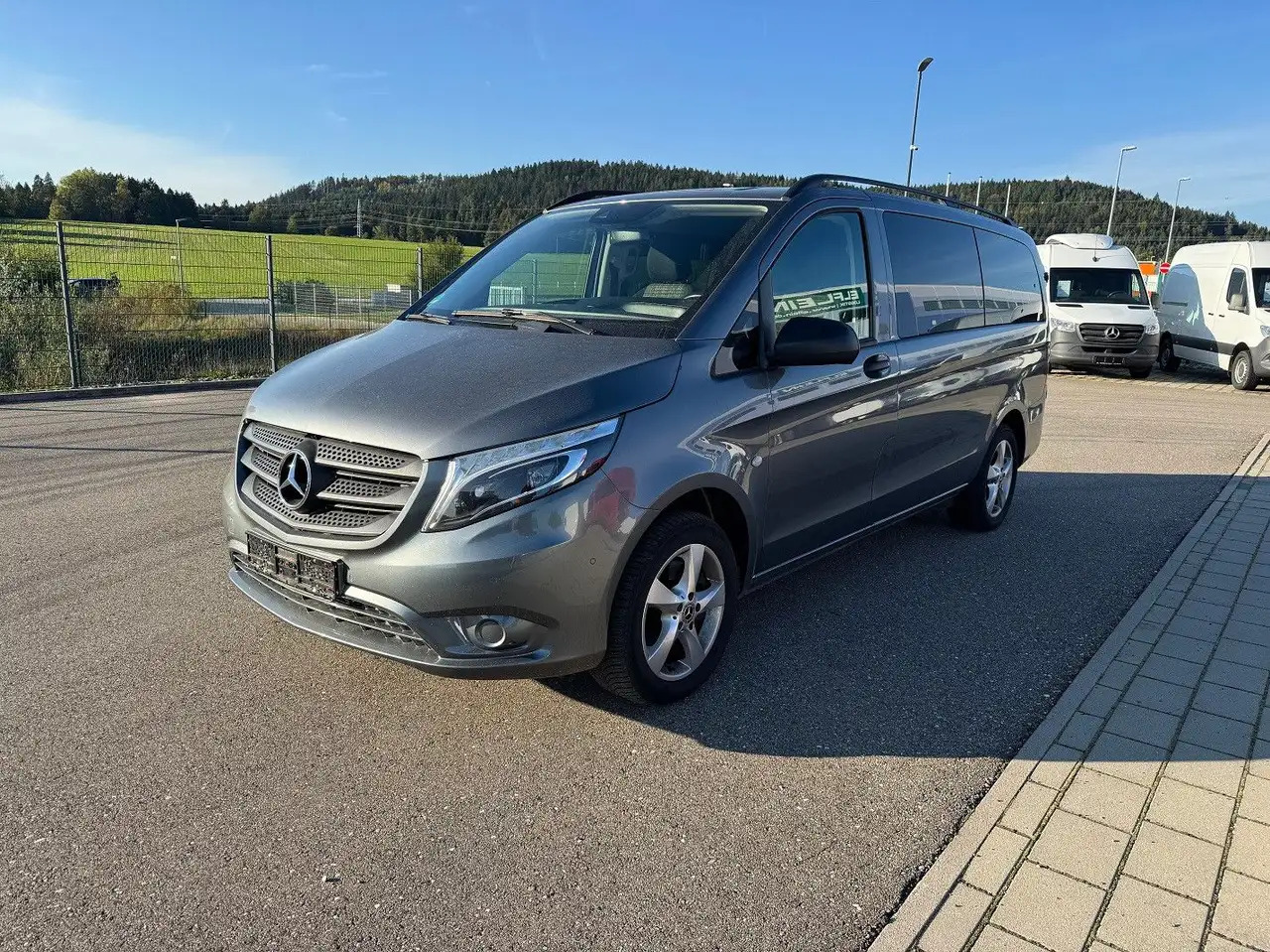 Mercedes-Benz Vito Tourer 119 CDI Edition 4x4 Lang - سيارة: صور 1 Mercedes-Benz Vito Tourer 119 CDI Edition 4x4 Lang - سيارة: صور 1