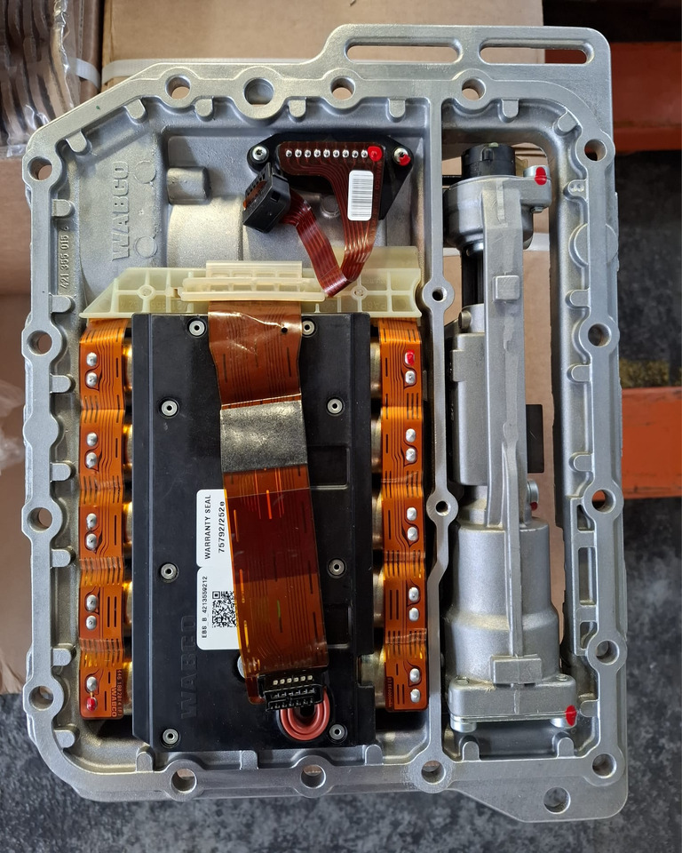 ASTRONIC ZF - علبة التروس و قطع الغيار - شاحنة: صور 1 ASTRONIC ZF - علبة التروس و قطع الغيار - شاحنة: صور 1