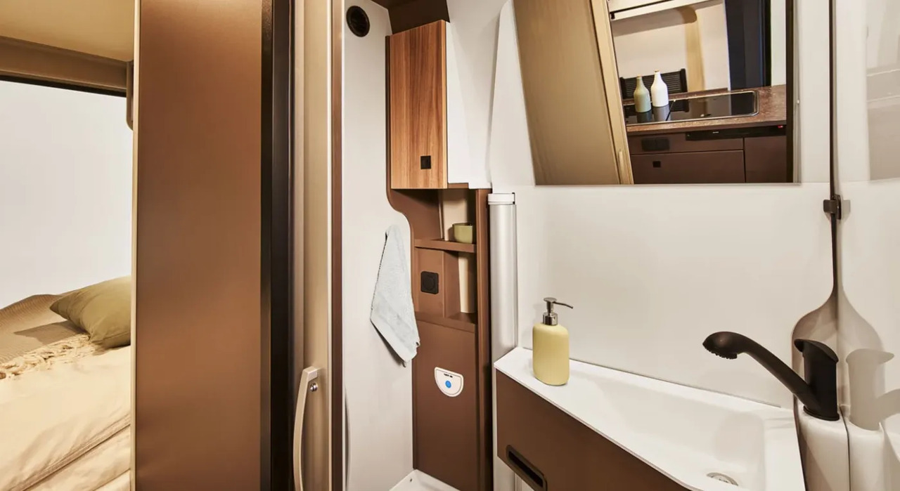 Bürstner B66 C 600 B 66 Voll ausgestattet - كرفان فان: صور 4 Bürstner B66 C 600 B 66 Voll ausgestattet - كرفان فان: صور 4