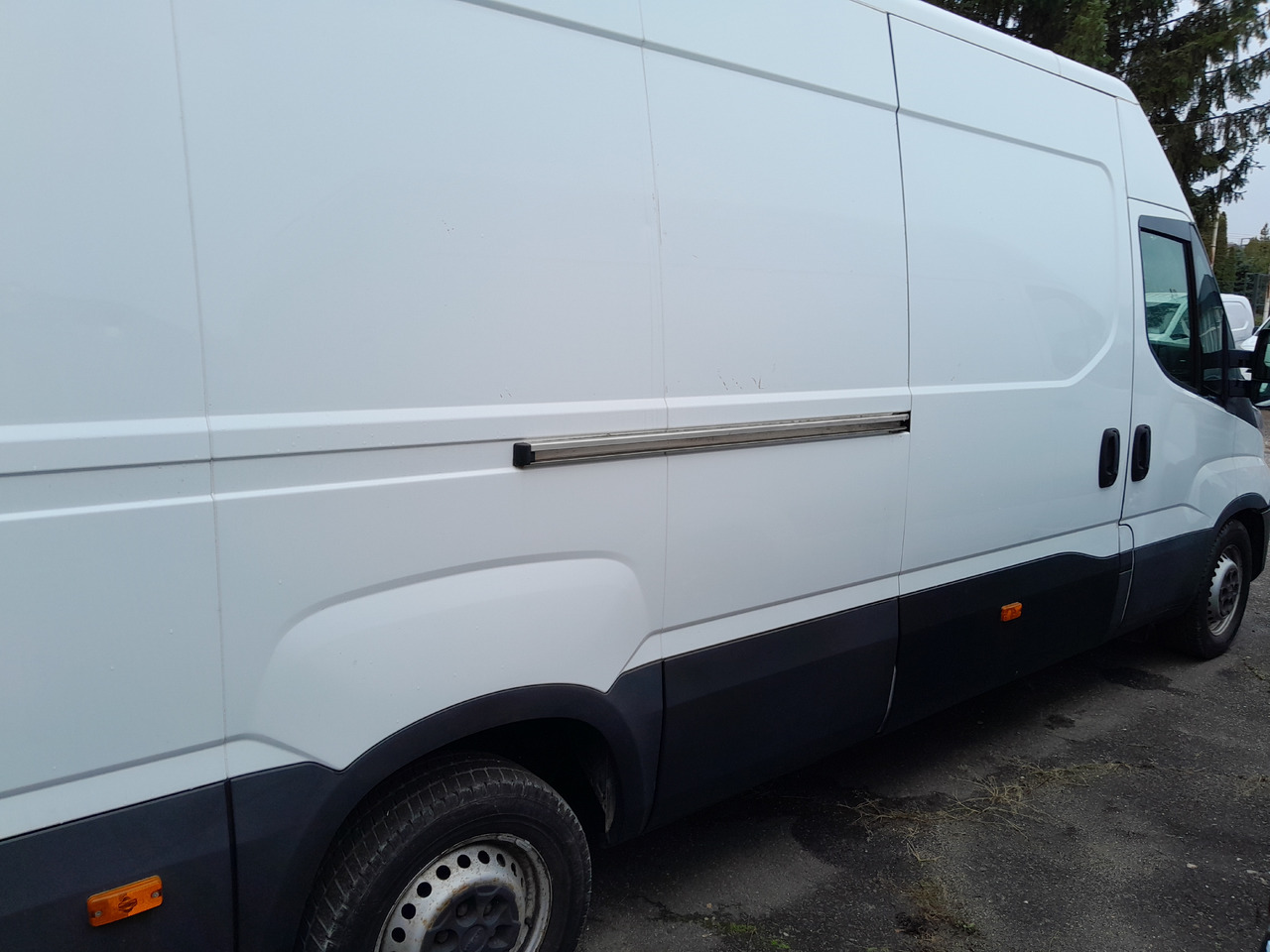 IVECO Daily 35S14 - الشاحنات الصغيرة صندوق مغلق: صور 4 IVECO Daily 35S14 - الشاحنات الصغيرة صندوق مغلق: صور 4