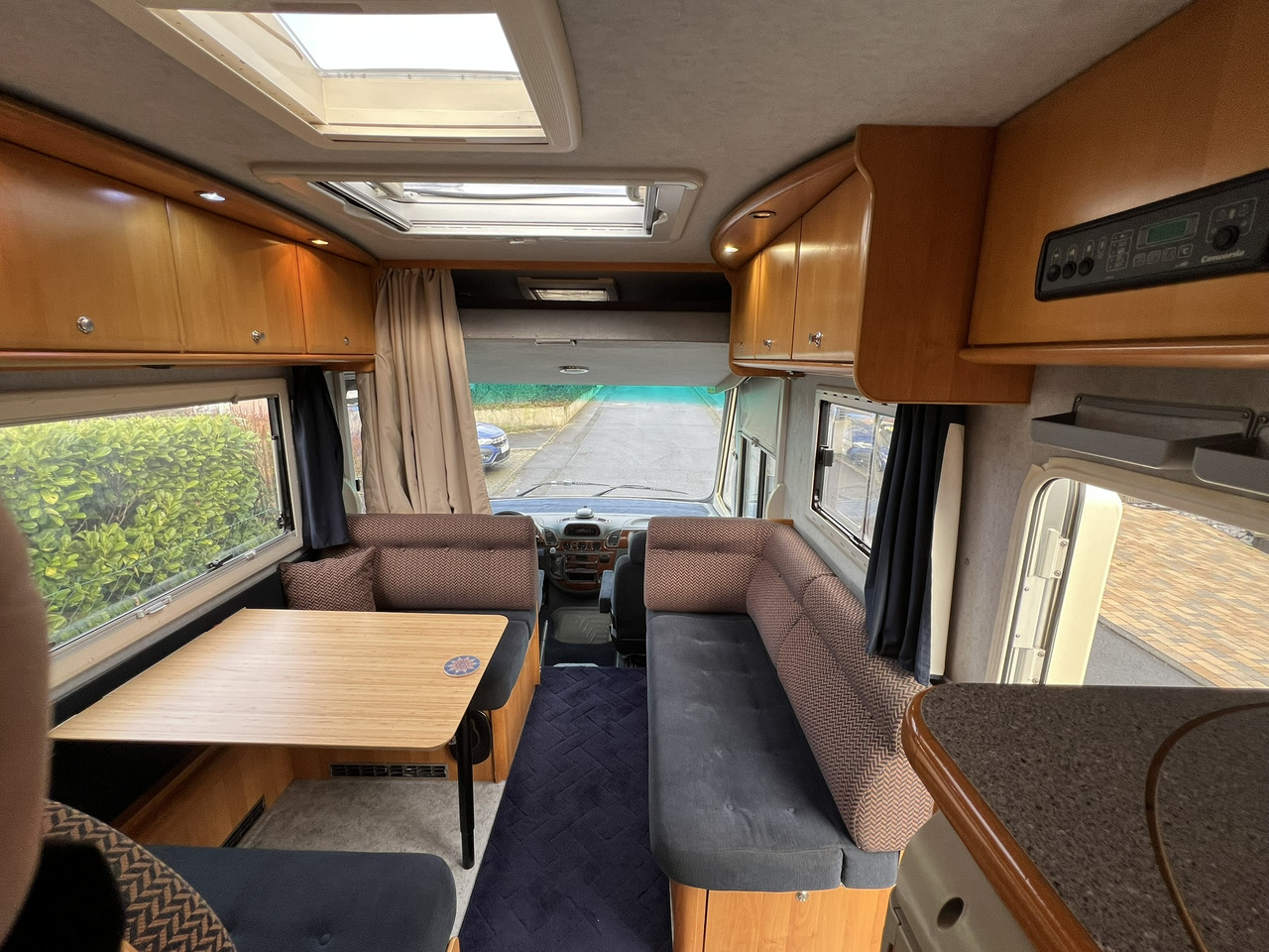 CONCORDE Charisma 750 G Mercedes 416 CDI - موتر هوم متكامل: صور 3 CONCORDE Charisma 750 G Mercedes 416 CDI - موتر هوم متكامل: صور 3