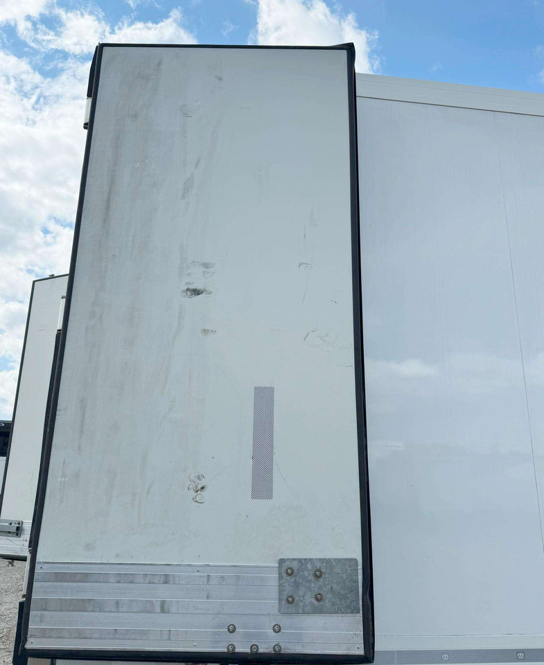 مبردة نصف مقطورة Krone CARRIER VECTOR 1550: صور 7 مبردة نصف مقطورة Krone CARRIER VECTOR 1550: صور 7