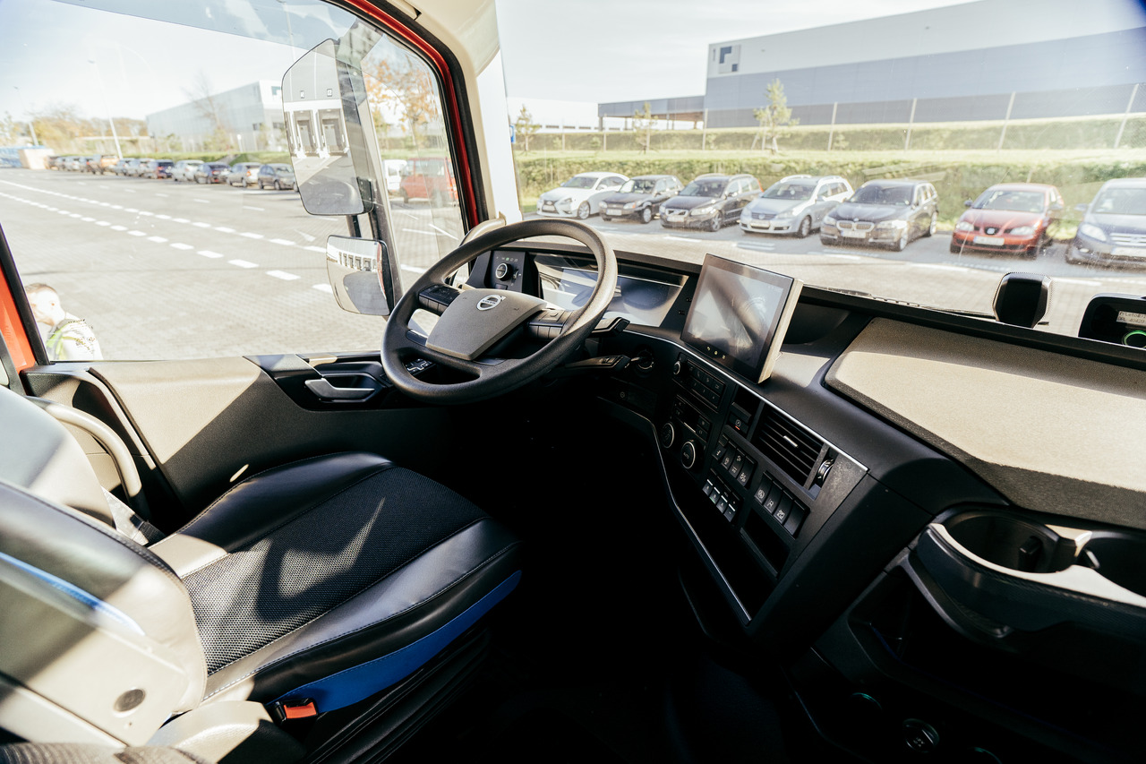 شاحنة ستارة Volvo FH: صور 36