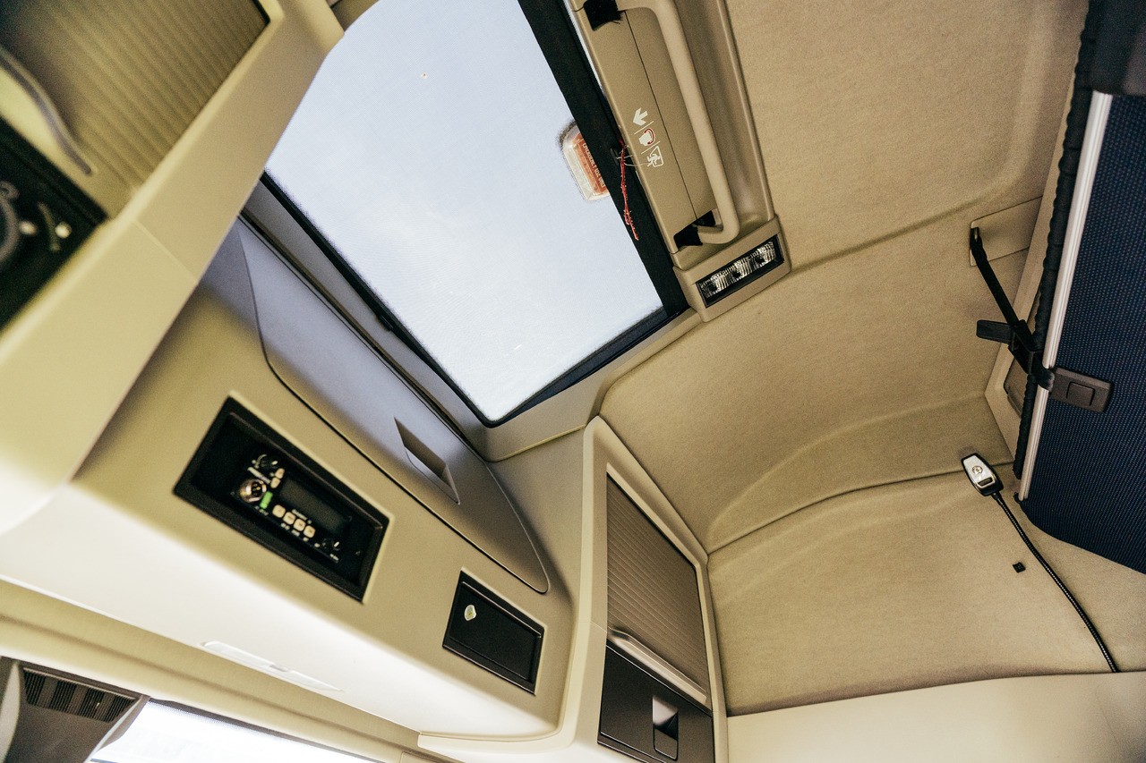 شاحنة ستارة Volvo FH: صور 35