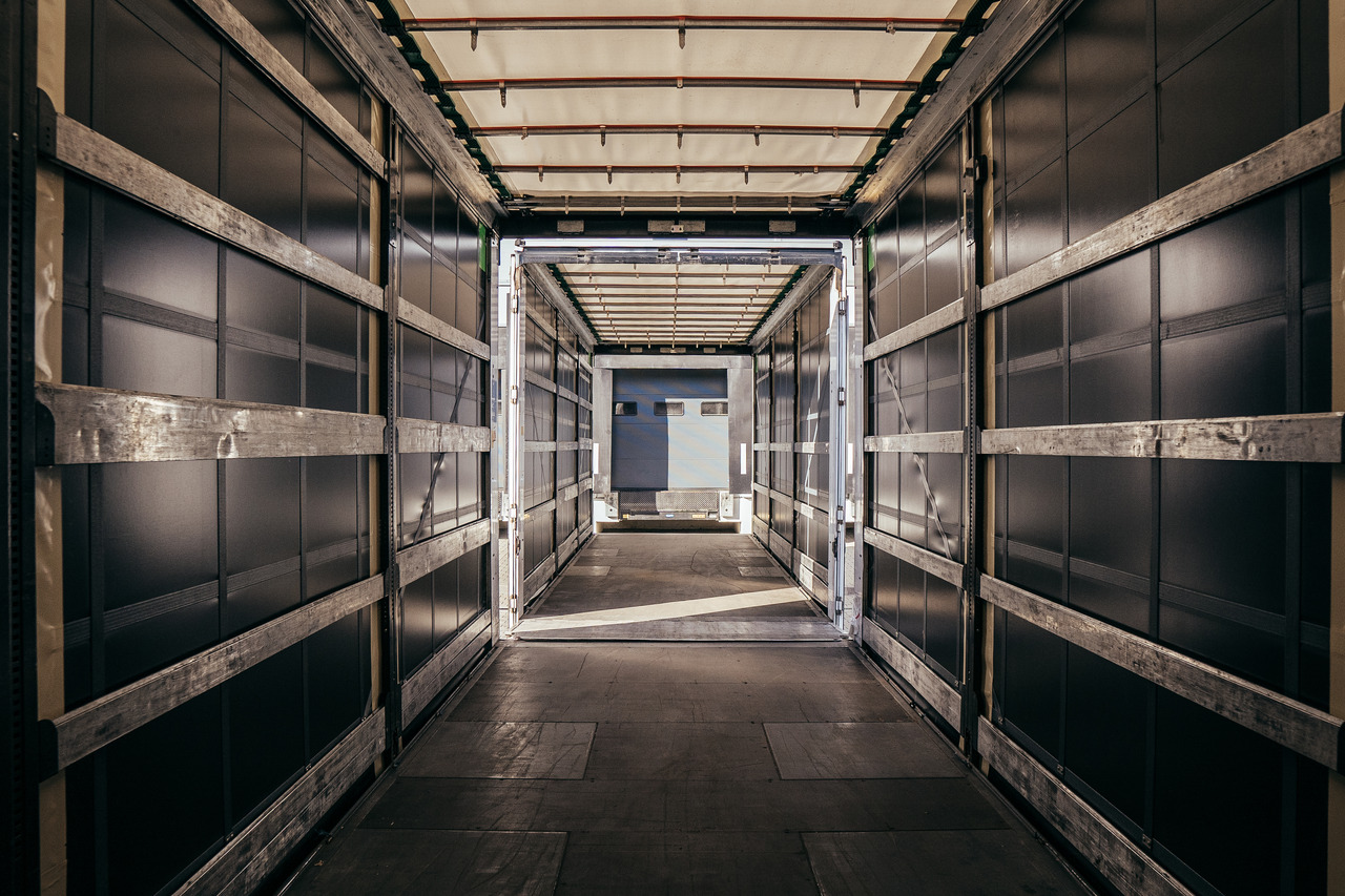 شاحنة ستارة Volvo FH: صور 44