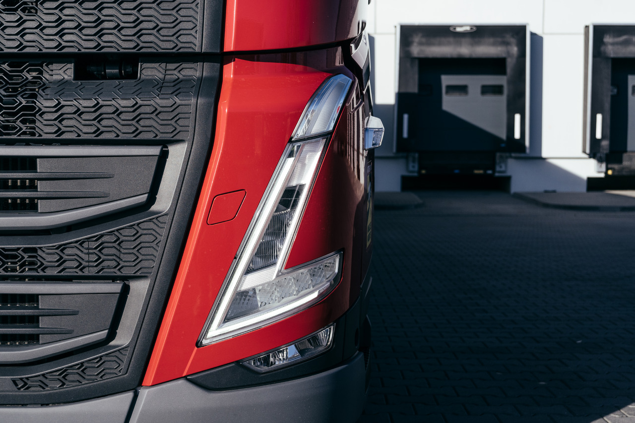 شاحنة ستارة Volvo FH: صور 16
