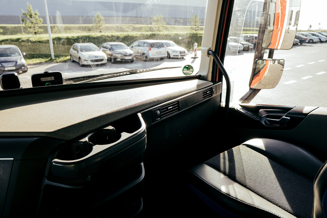 شاحنة ستارة Volvo FH: صور 31