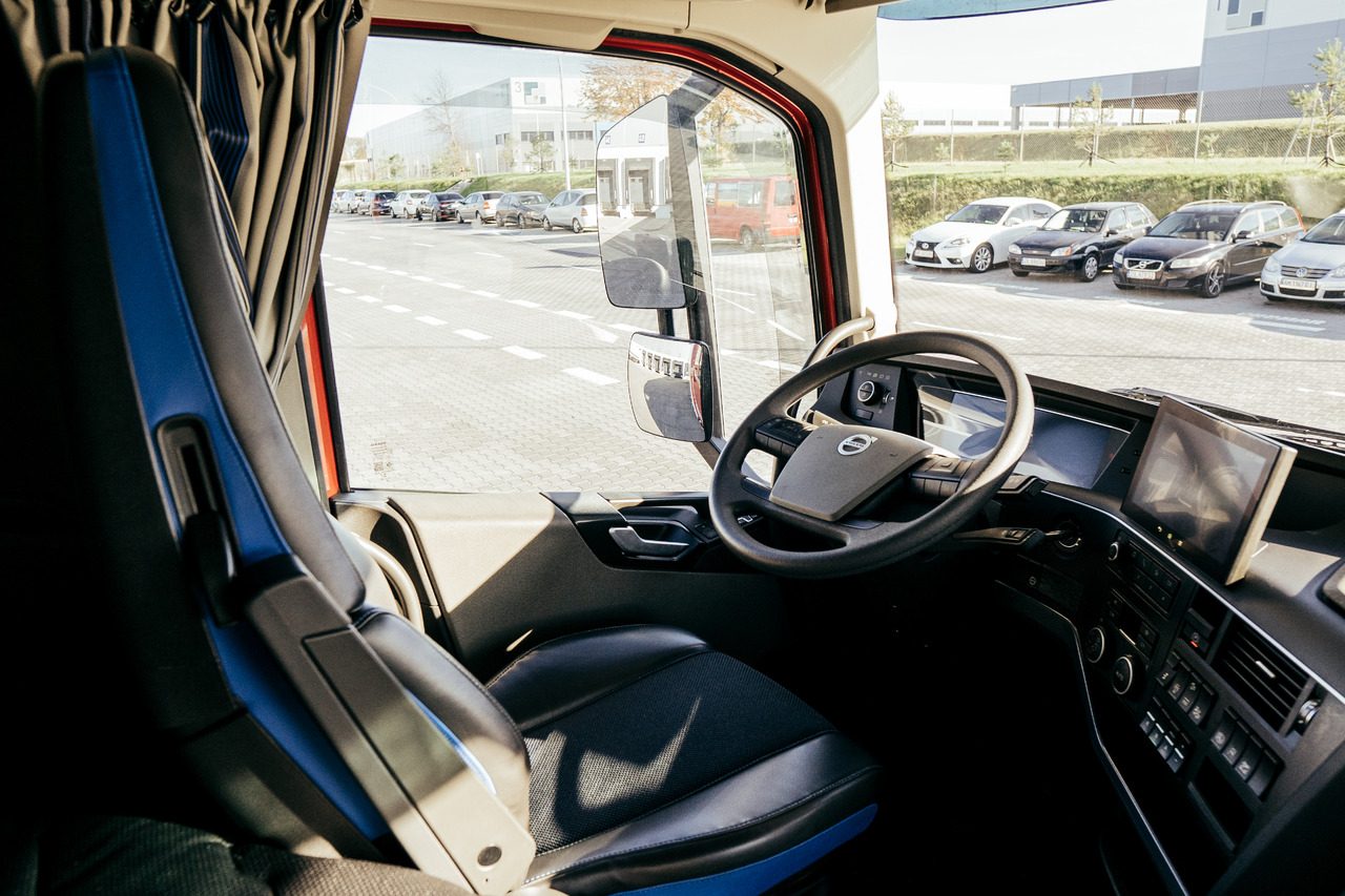 شاحنة ستارة Volvo FH: صور 32