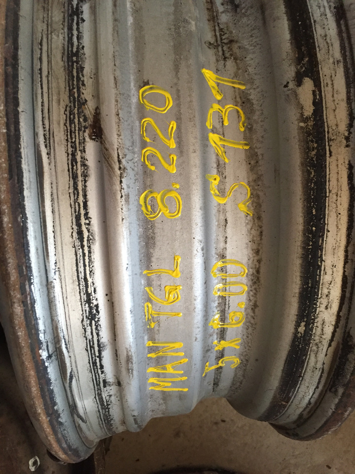 Gebrauchte Felgen 5 J x 6,00 für Reifengröße 215 x 75 x 17,5, Artikel - Nr. : 99.99999 - 9999 - الجنوط - شاحنة: صور 1 Gebrauchte Felgen 5 J x 6,00 für Reifengröße 215 x 75 x 17,5, Artikel - Nr. : 99.99999 - 9999 - الجنوط - شاحنة: صور 1