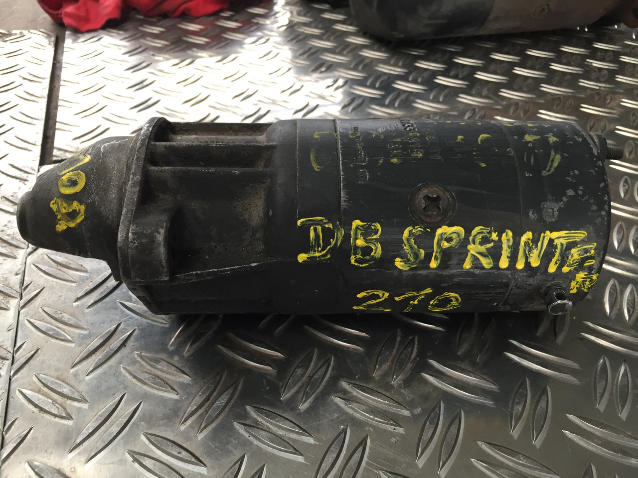 Gebrauchter Anlasser MB Sprinter 210, Motor Typ : OM 601, Artikel - Nr. : A 9999 9999 99 - بدء - شاحنة: صور 1 Gebrauchter Anlasser MB Sprinter 210, Motor Typ : OM 601, Artikel - Nr. : A 9999 9999 99 - بدء - شاحنة: صور 1