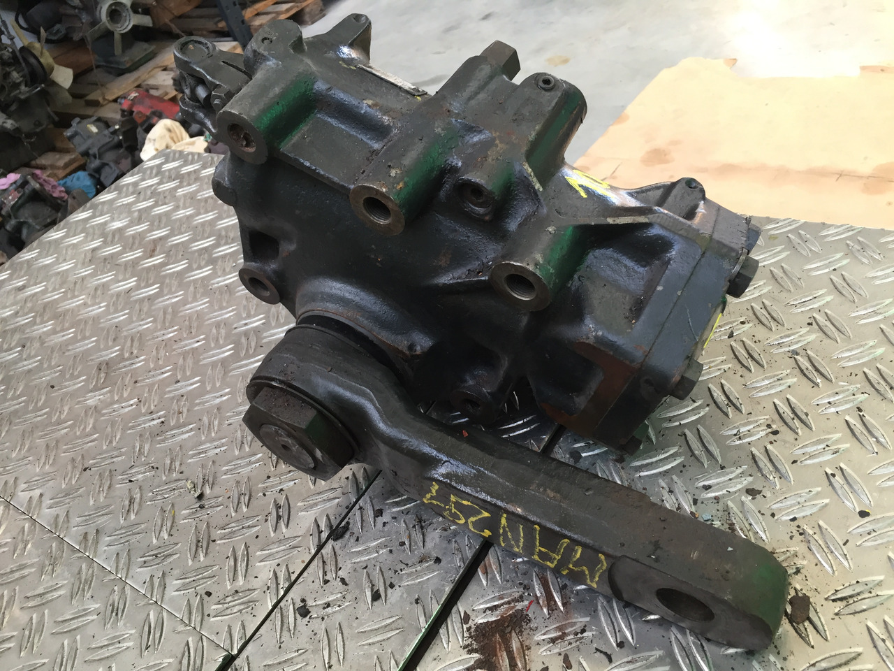 Gebrauchtes Lenkgetriebe MAN F 8, 24.291, Artikel - Nr.: 81.9999 - 9999 - دودة دركسون - شاحنة: صور 5 Gebrauchtes Lenkgetriebe MAN F 8, 24.291, Artikel - Nr.: 81.9999 - 9999 - دودة دركسون - شاحنة: صور 5