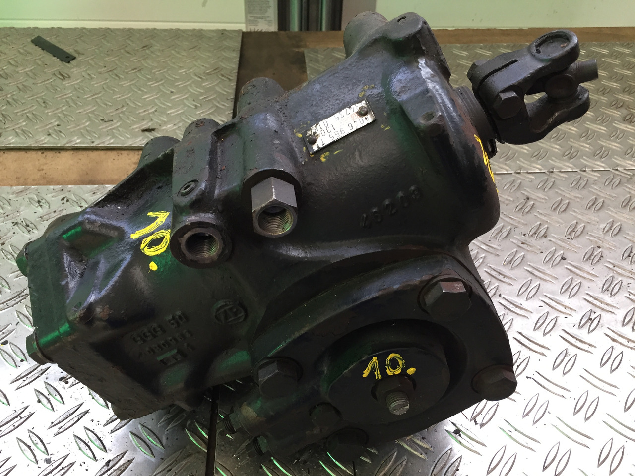 Gebrauchtes Lenkgetriebe MAN F 8, 24.291, Artikel - Nr.: 81.9999 - 9999 - دودة دركسون - شاحنة: صور 1 Gebrauchtes Lenkgetriebe MAN F 8, 24.291, Artikel - Nr.: 81.9999 - 9999 - دودة دركسون - شاحنة: صور 1