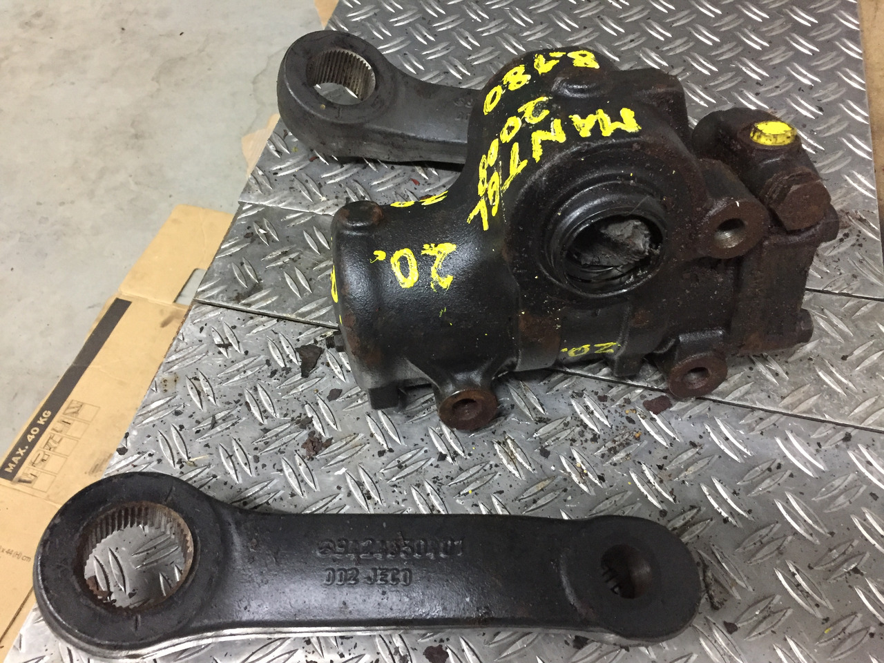 Gebrauchtes Lenkgetriebe MAN TGL, 8.180, Artikel - Nr.: 81.9999 - 9999 - دودة دركسون - شاحنة: صور 5 Gebrauchtes Lenkgetriebe MAN TGL, 8.180, Artikel - Nr.: 81.9999 - 9999 - دودة دركسون - شاحنة: صور 5