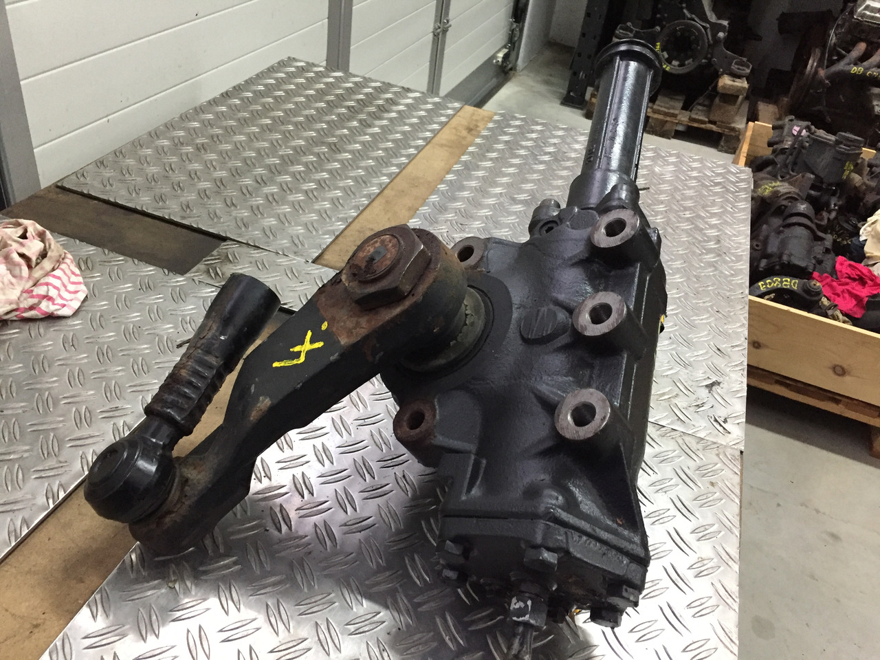 Gebrauchtes Lenkgetriebe MAN TGX 26.480 XXL, Artikel - Nr.: 81.46200 - 6541 - دودة دركسون - شاحنة: صور 5 Gebrauchtes Lenkgetriebe MAN TGX 26.480 XXL, Artikel - Nr.: 81.46200 - 6541 - دودة دركسون - شاحنة: صور 5